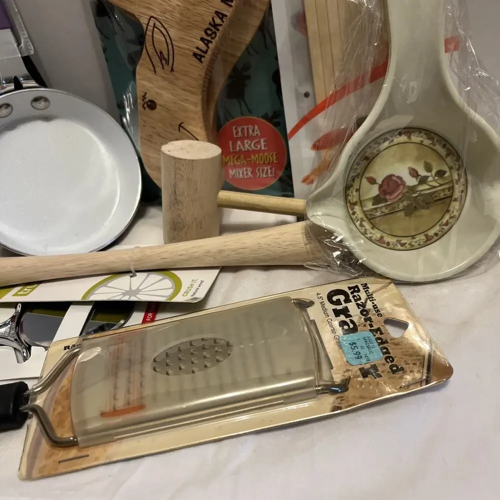 Lot of 10 Kitchen Utensil Gadgets All New But One Item